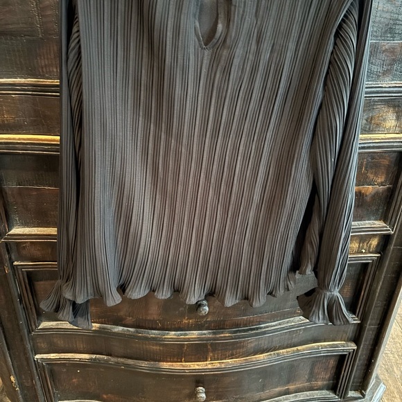 She + Sky Black Pleated Blouse - Picture 2 of 2